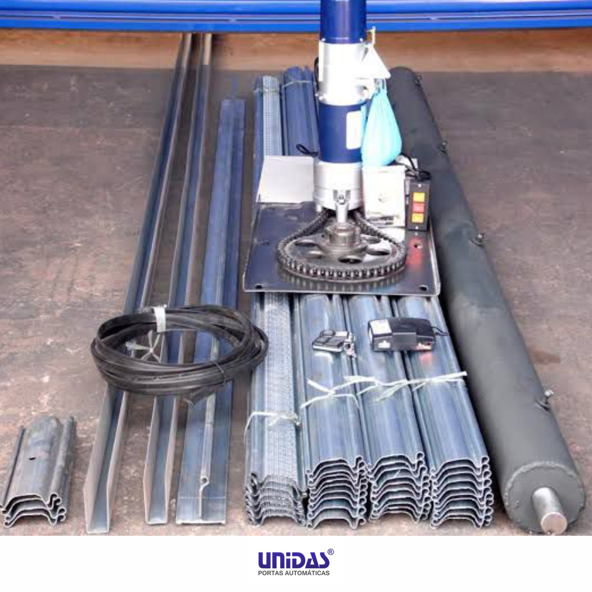 equipamentos para portas automáticas com motor, barras e cabos